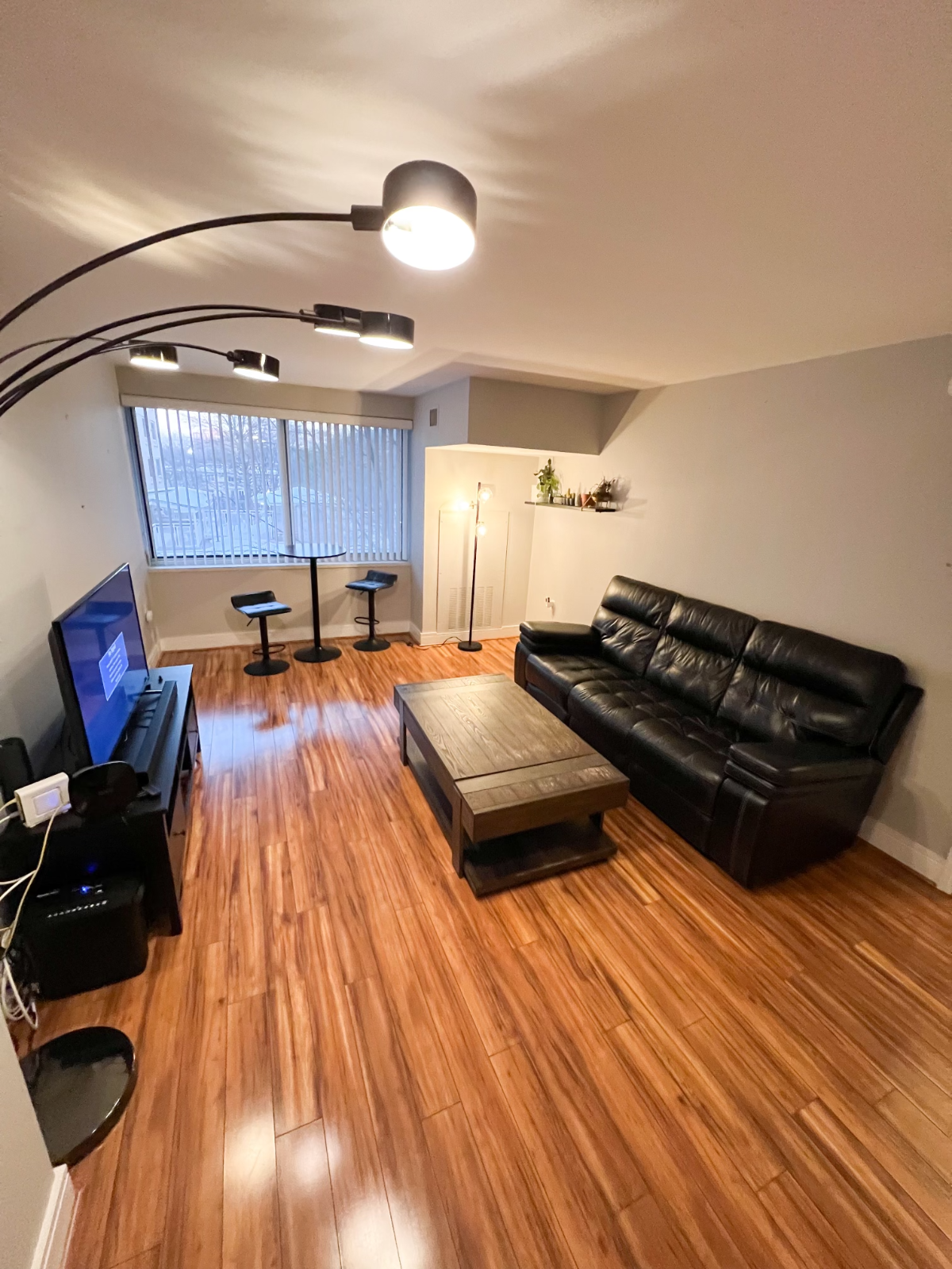 1 Bedroom, 1 Bath Condo - Photo 2