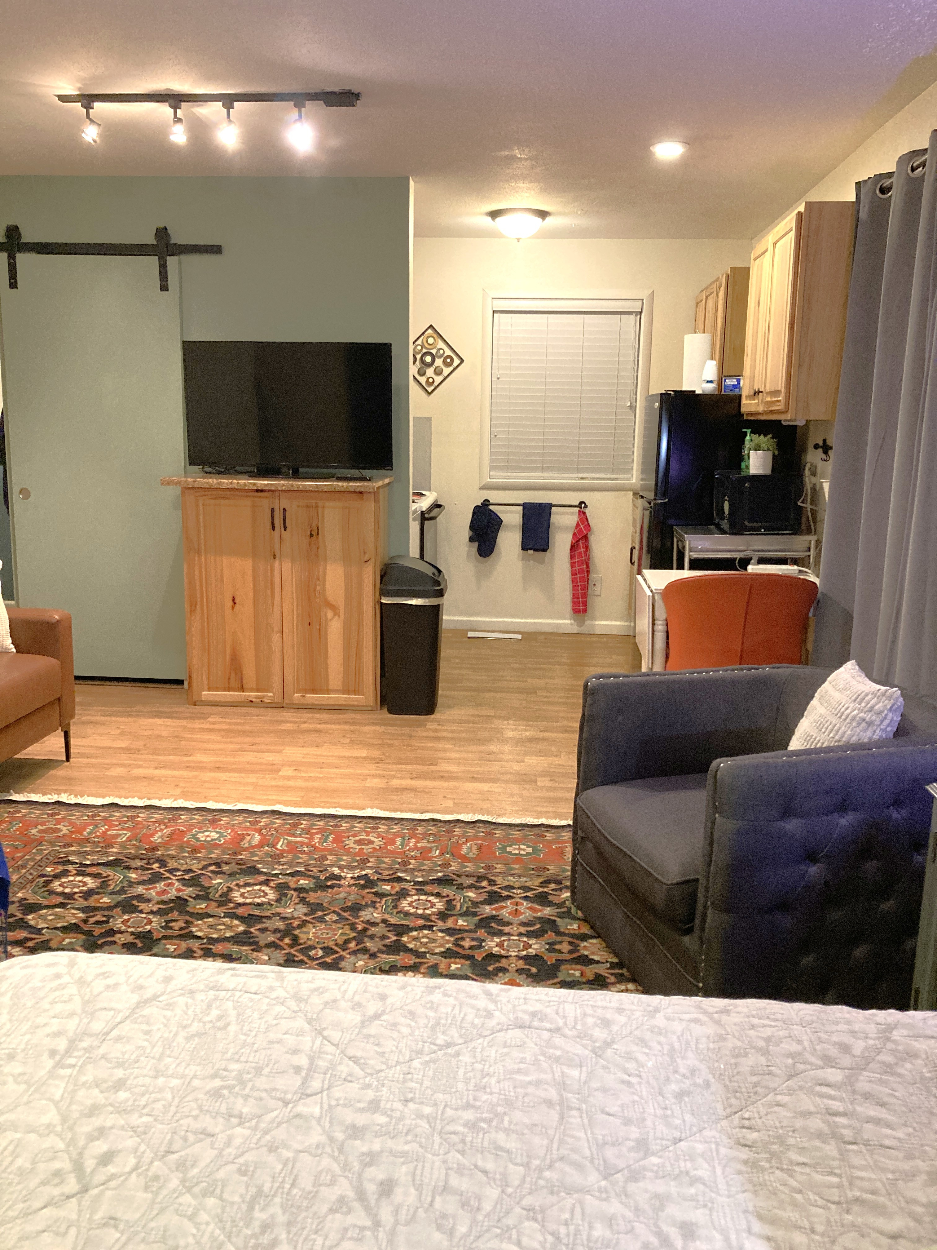 West Plaza Furnished Studios Unit 2W - Photo 9
