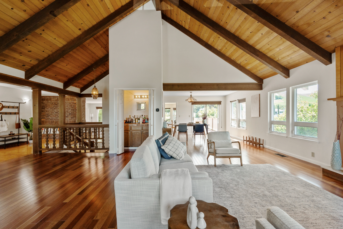 Experience Ranch Living with City views - Photo 2