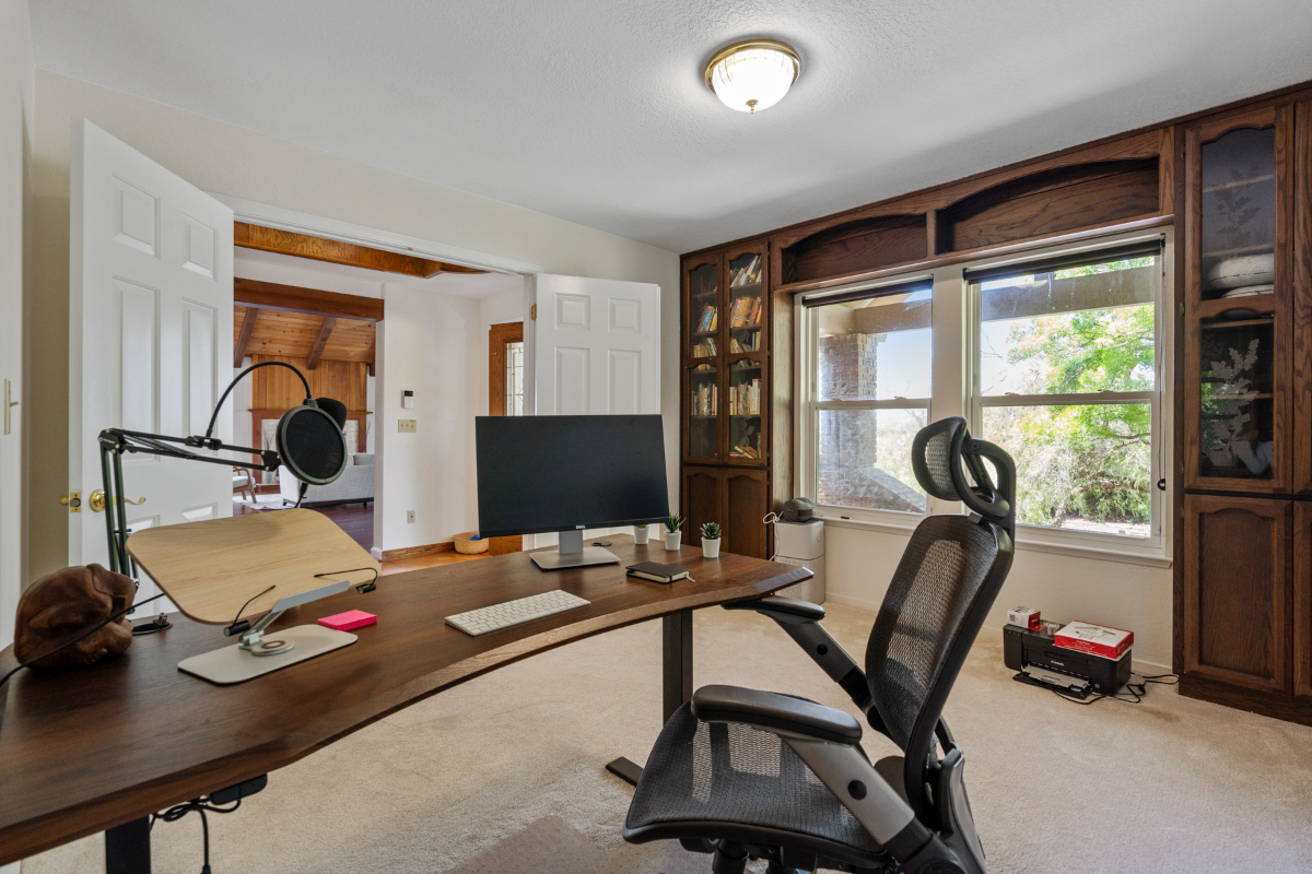 Experience Ranch Living with City views - Photo 6