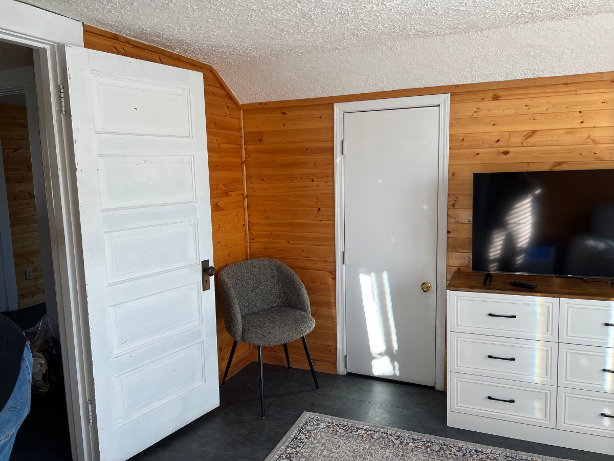 Room No. 1 with shared bathroom - Photo 1
