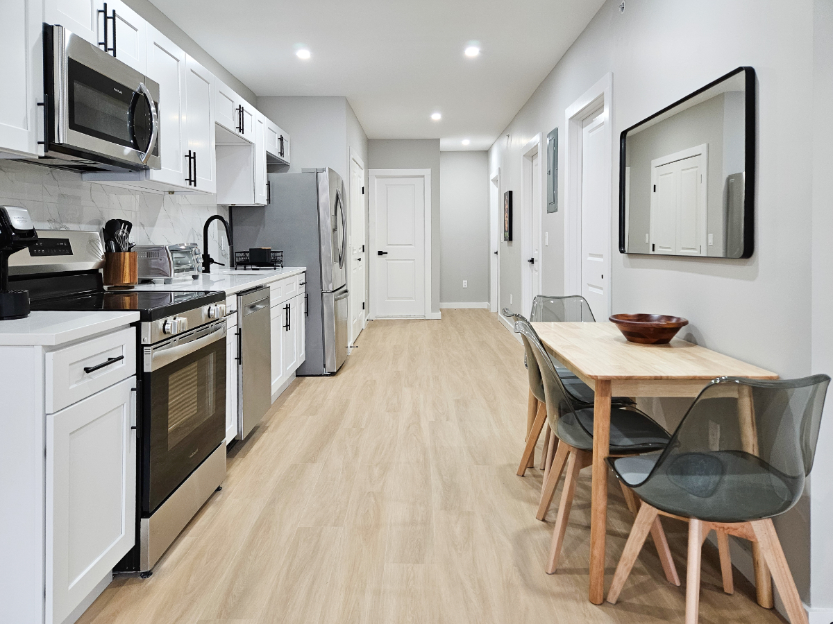 Great Location, Premier Renovation - Photo 4
