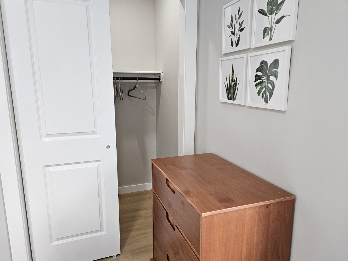Great Location, Premier Renovation - Photo 8