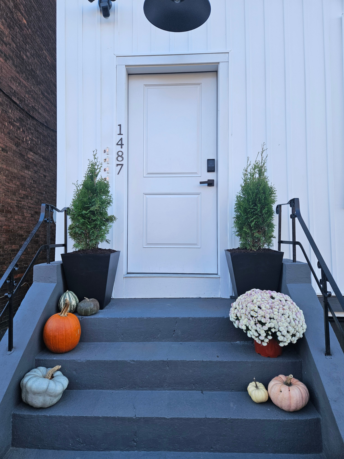 Great Location, Premier Renovation - Photo 10