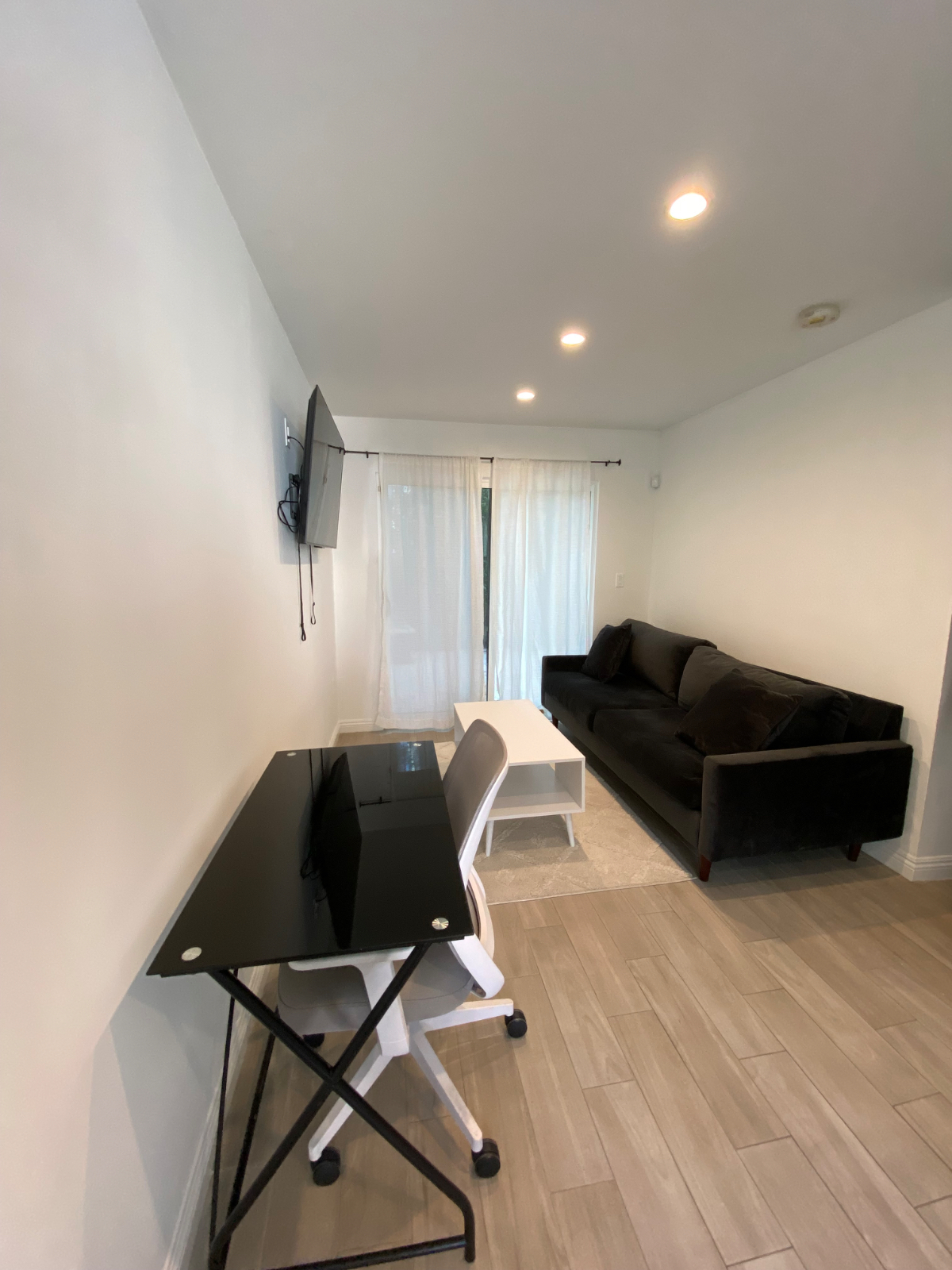 Detached Guest House (ADU) For Rent - Furnished - Photo 3