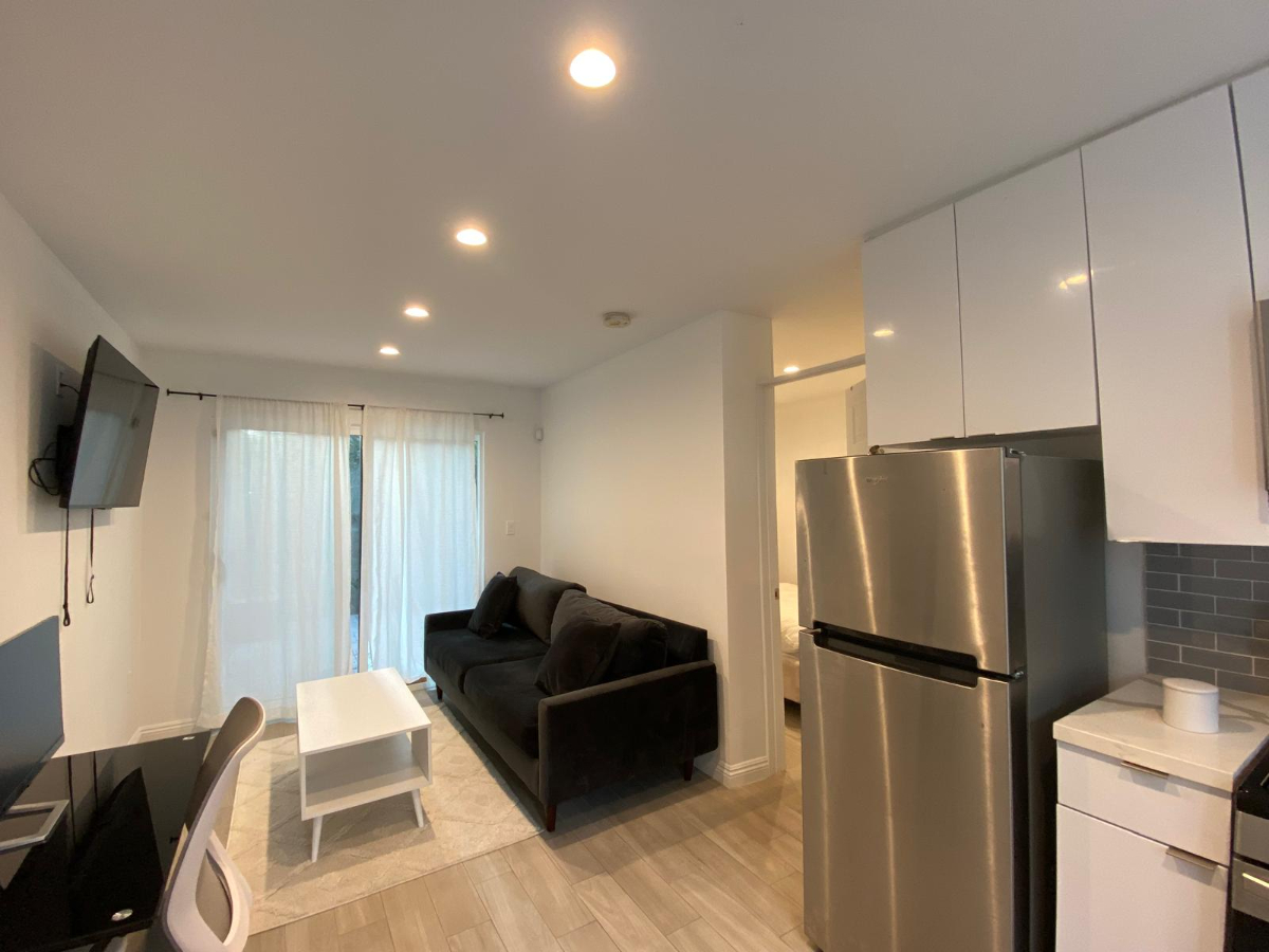 Detached Guest House (ADU) For Rent - Furnished - Photo 2