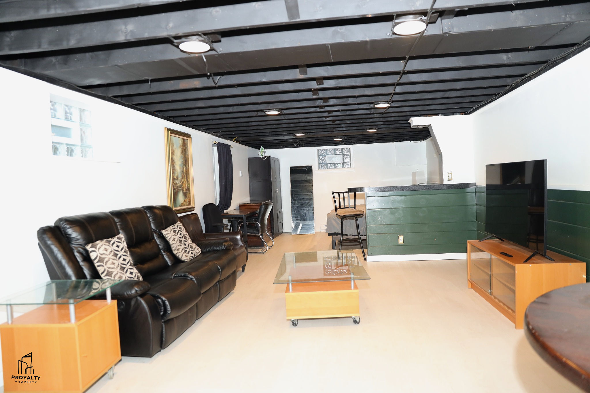 Luxurious and Budget-Friendly shared 5-Bedroom... - Photo 1