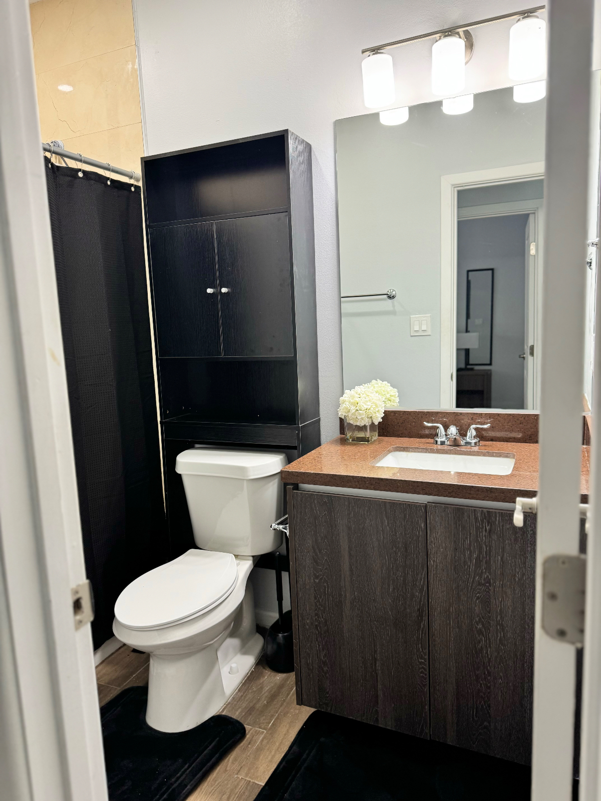 Luxury 1BR Apartment in McAllen | All Utilities Included, In-Unit W/D, 2 Parking Spots - Photo 11