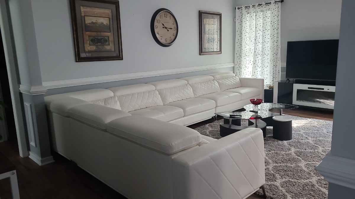 Spacious Room for Rent in quiet neighborhood - Photo 9