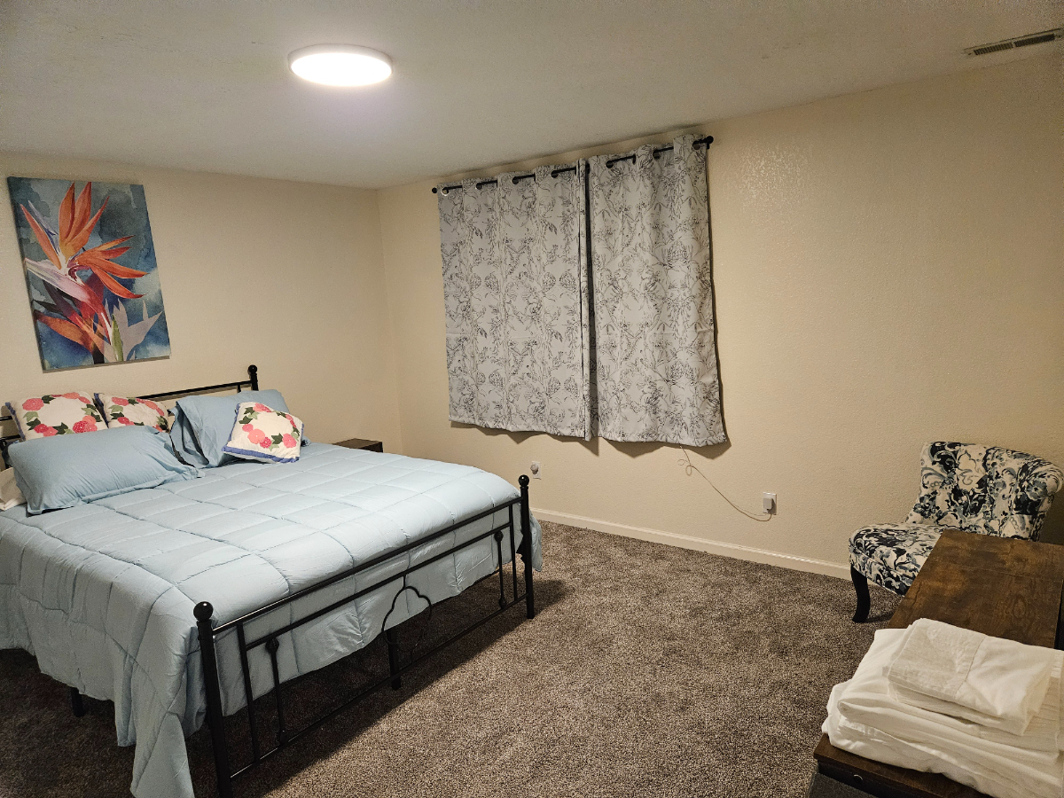 Basement apartment for rent - Photo 9