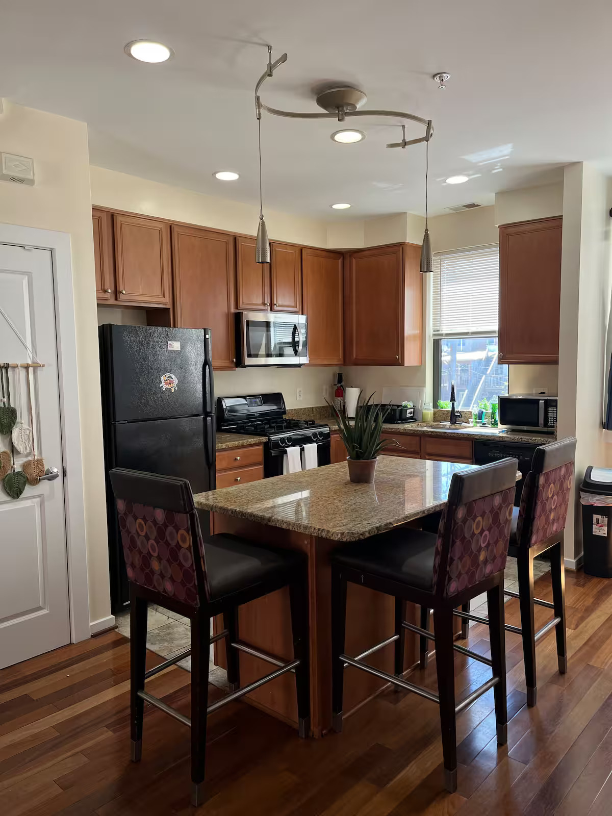 Cozy Mt. Vernon Townhome