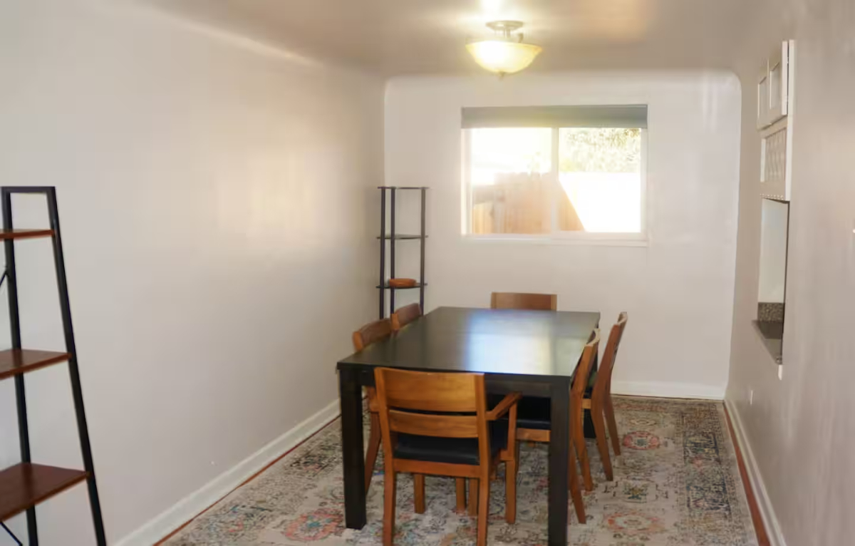 Private Room w/shared Home Amenities and Patio Retreat 250/wk long term - Photo 4