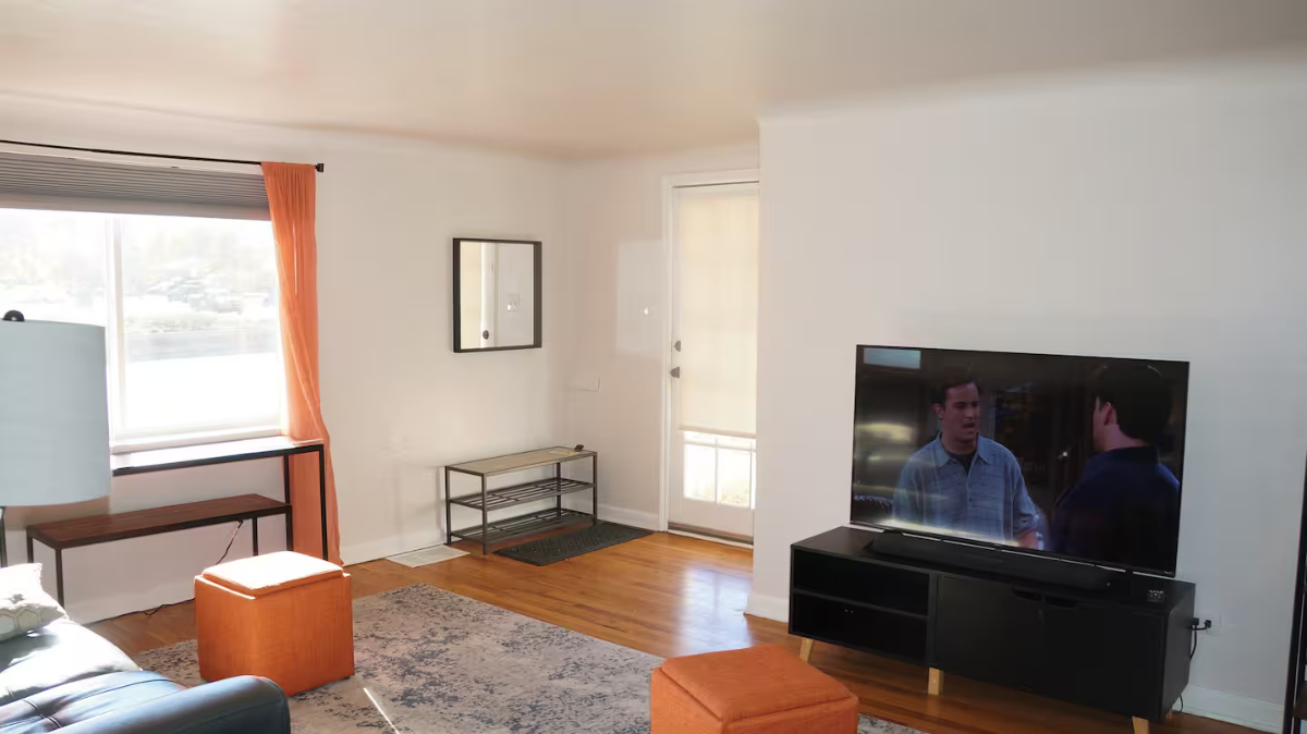 Private Room w/shared Home Amenities and Patio Retreat 250/wk long term