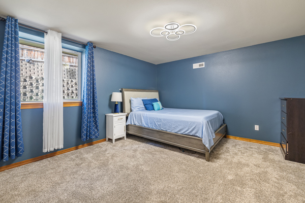 Kennewick Charm - Elegant Comfort in a Spacious Home with Premium Amenities & Enviable Locale Room 5