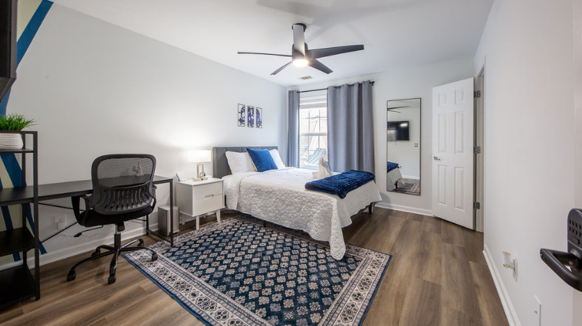 Exceptional Rooms/PELOTON bike/FIREPIT amenities