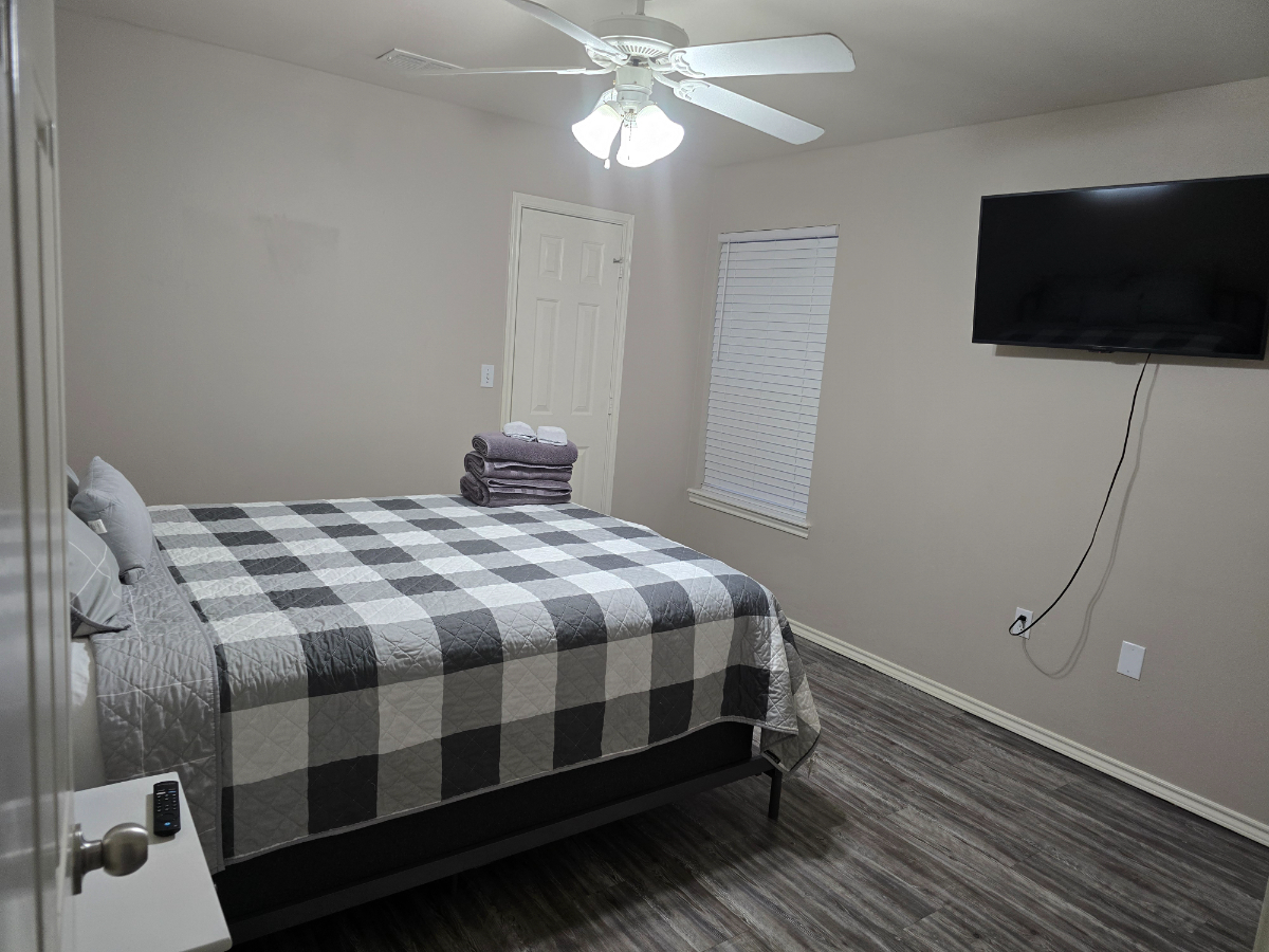 Home Away from Home - Photo 5