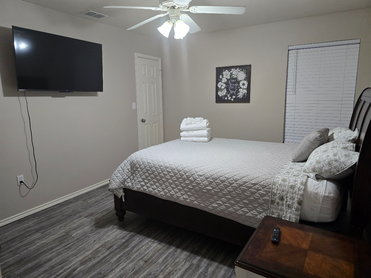 Home Away from Home - Photo 7