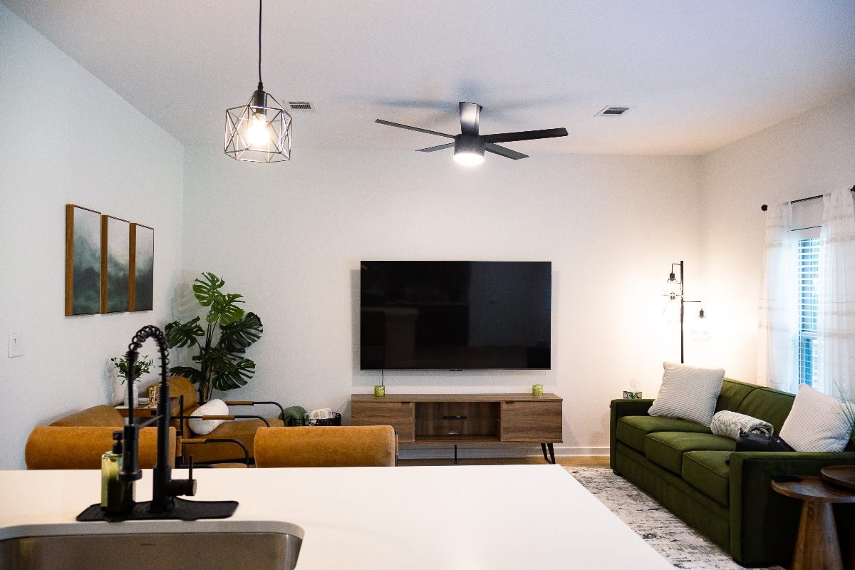 Chic Austin Condo - Modern Comforts & Prime Location - Photo 2