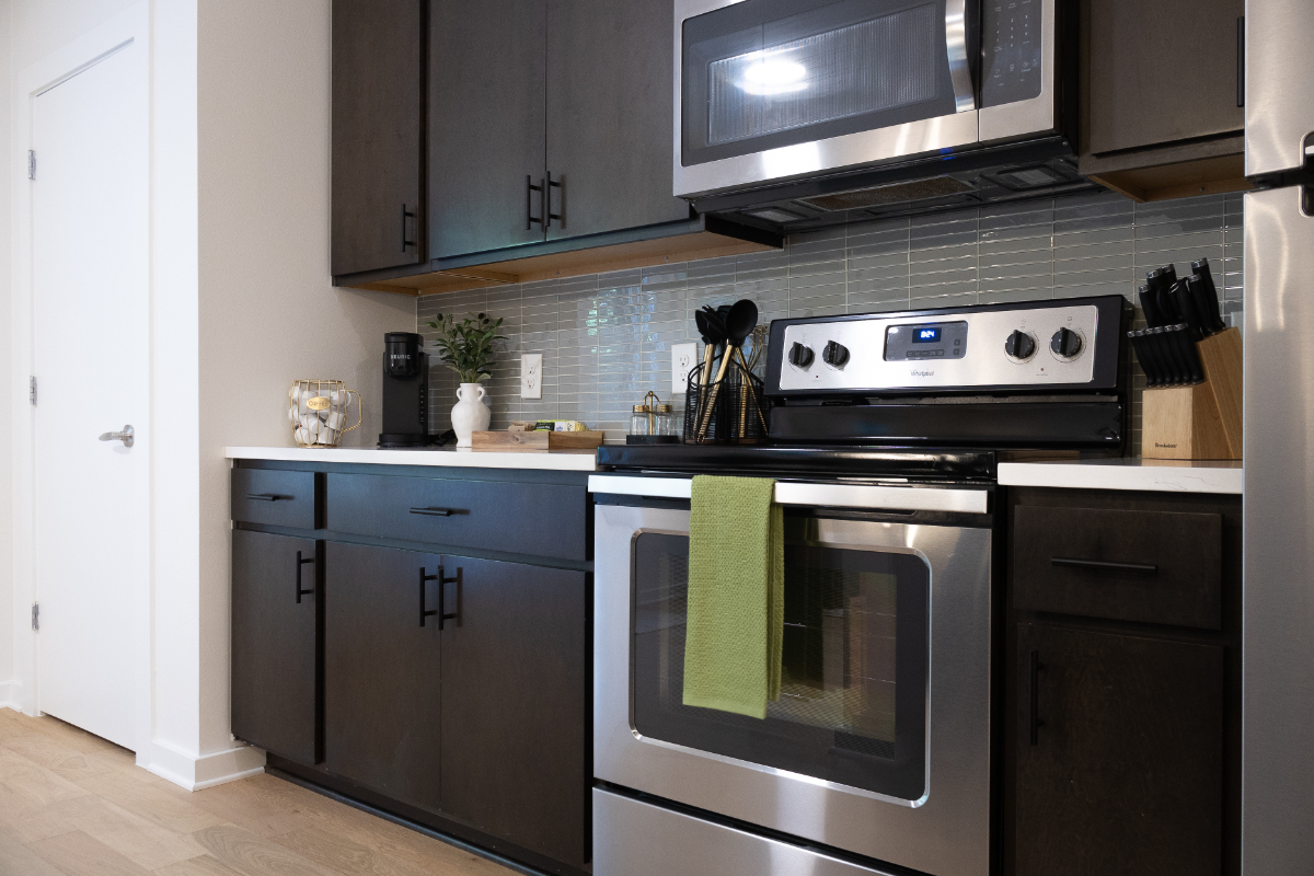 Chic Austin Condo - Modern Comforts & Prime Location - Photo 8