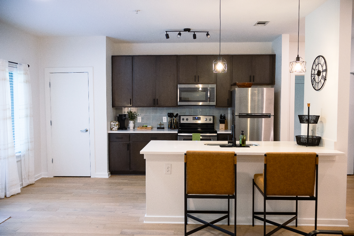 Chic Austin Condo - Modern Comforts & Prime Location - Photo 7