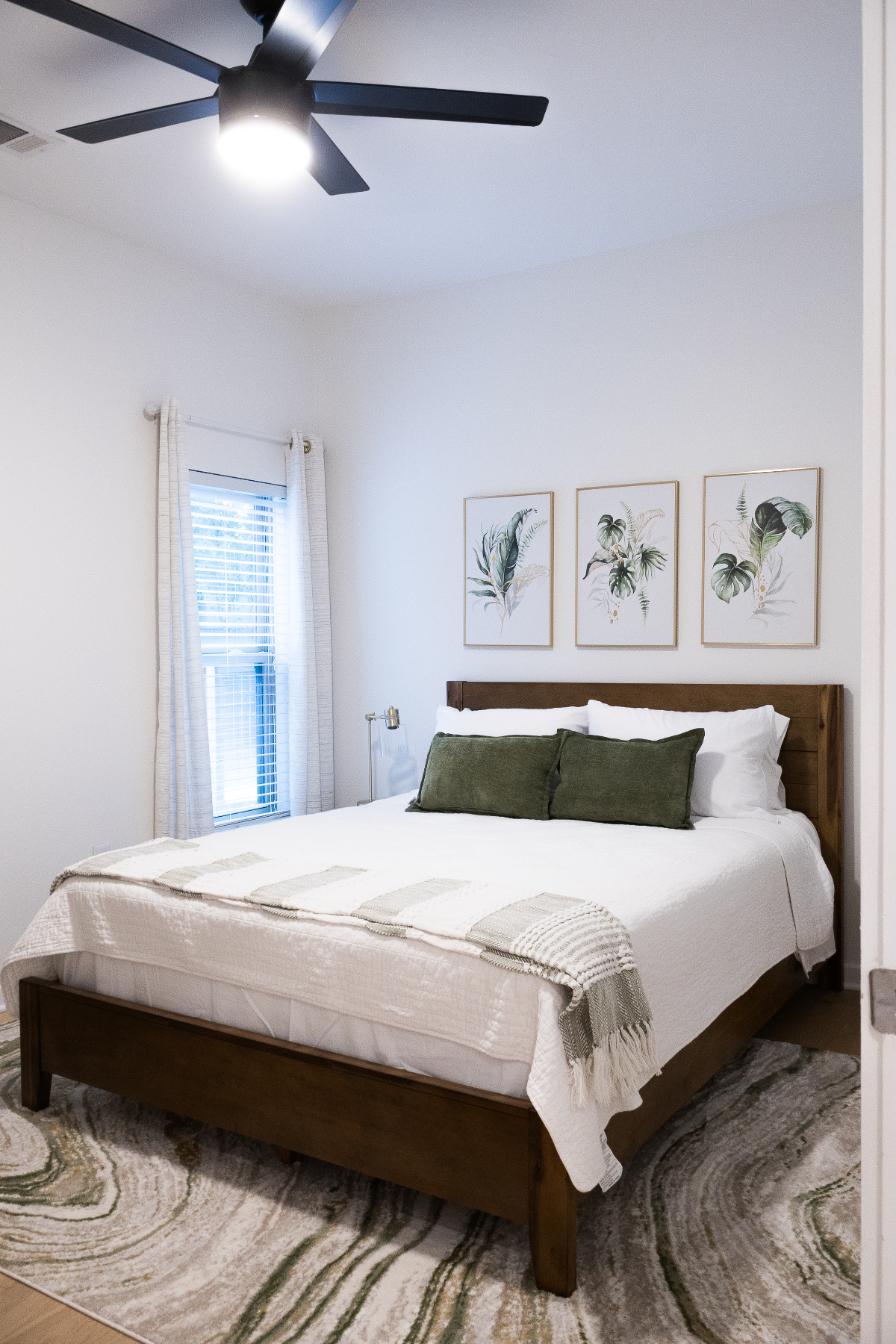 Chic Austin Condo - Modern Comforts & Prime Location - Photo 9