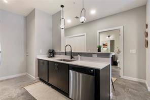 Chic Austin Condo - Modern Comforts & Prime Location - Photo 6