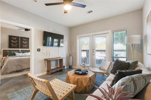 Chic Austin Condo - Modern Comforts & Prime Location - Photo 2