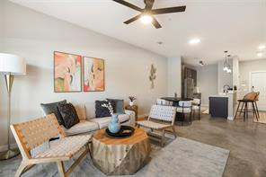 Chic Austin Condo - Modern Comforts & Prime Location - Photo 1