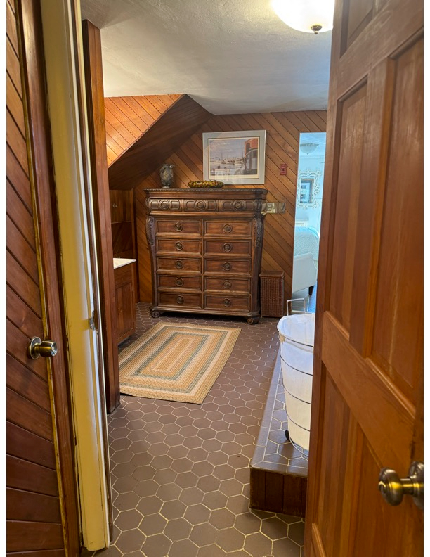 Seaside Cottage Suite - Photo 10