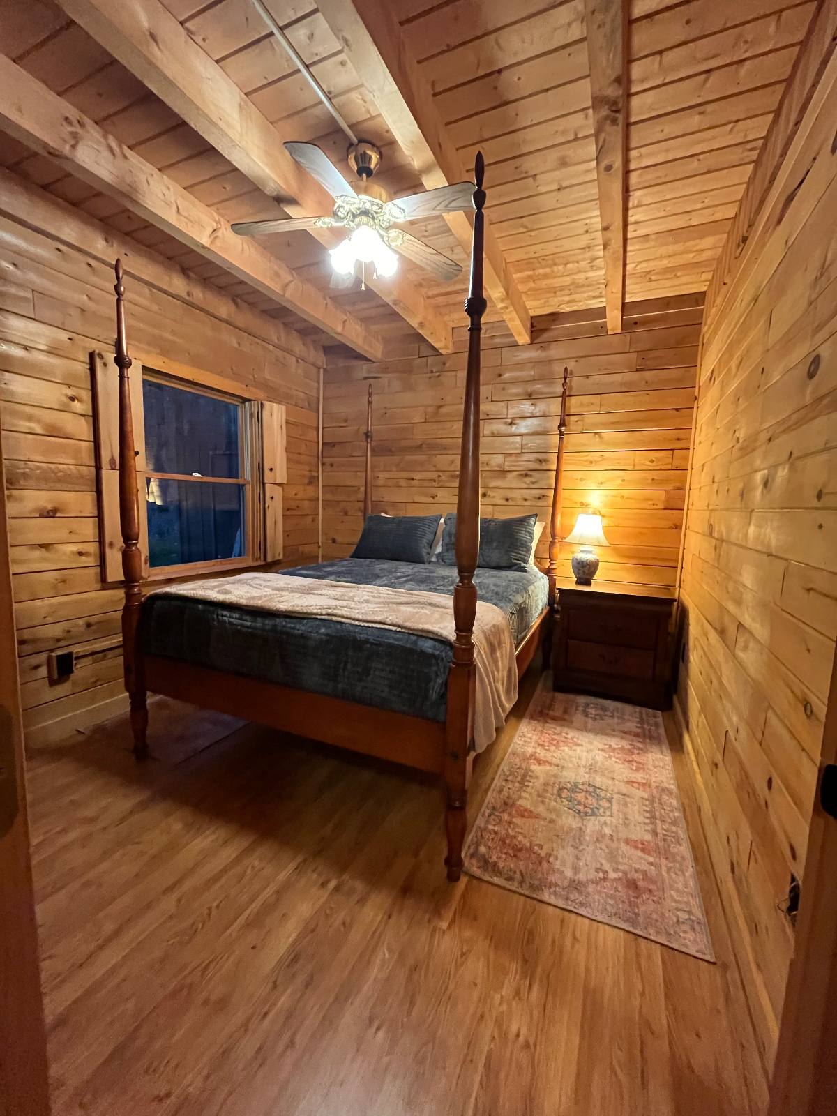 Private fully furnished cozy cabin. Just outside of Brattleboro. walking trail, raised beds and room - Photo 6
