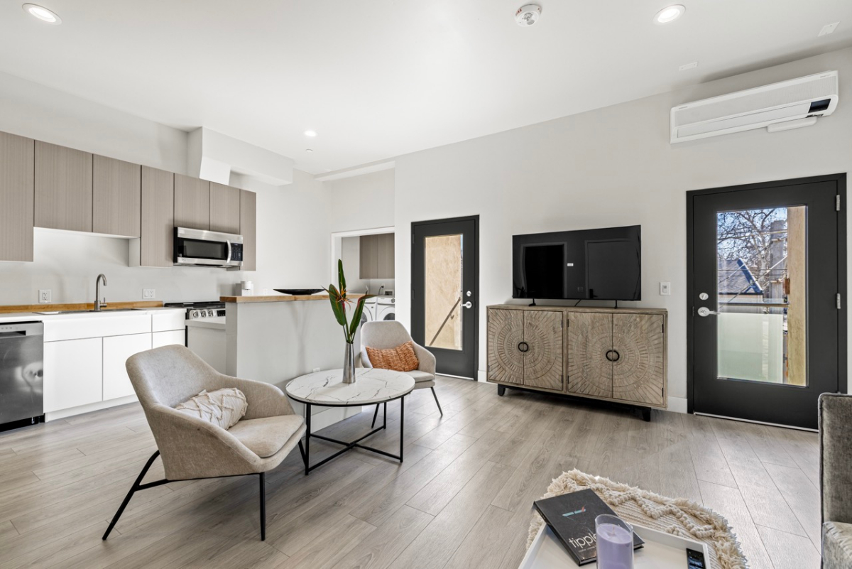 New Boutique Midtown Apartment - Photo 1