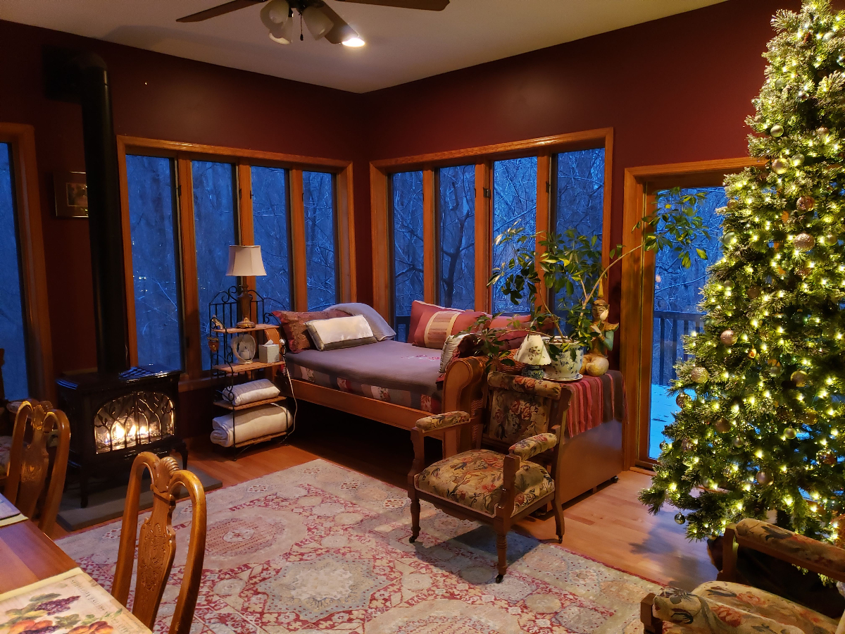 Charming Creekside Getaway - Photo 6