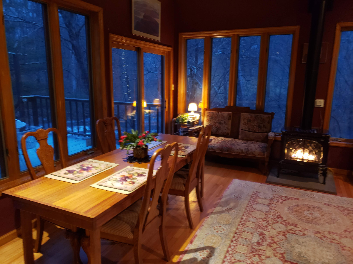 Charming Creekside Getaway - Photo 7