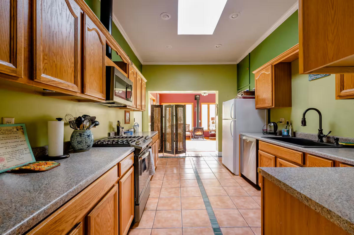 Charming Creekside Getaway - Photo 11