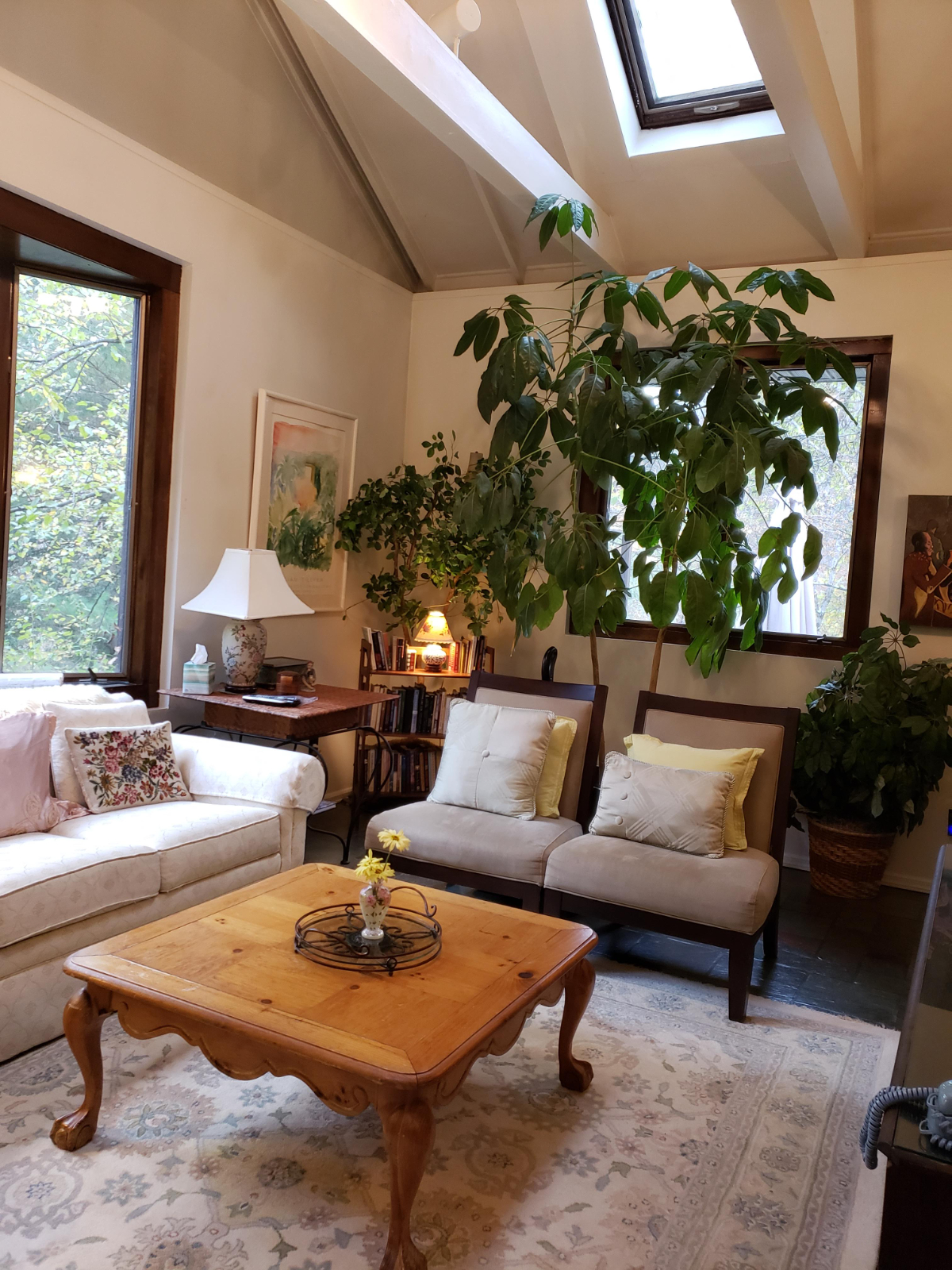 Charming Creekside Getaway - Photo 3