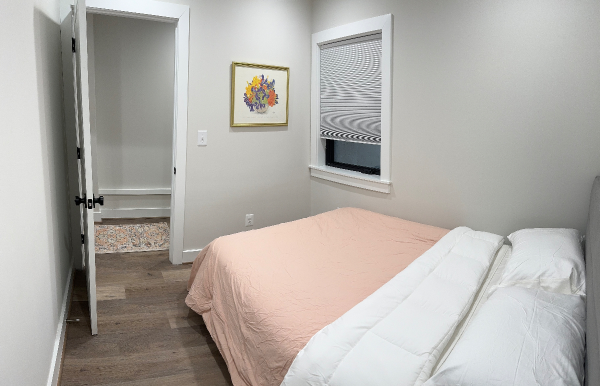 The Cozy Retreat - Private Garden Apt w/ Parking - Photo 2