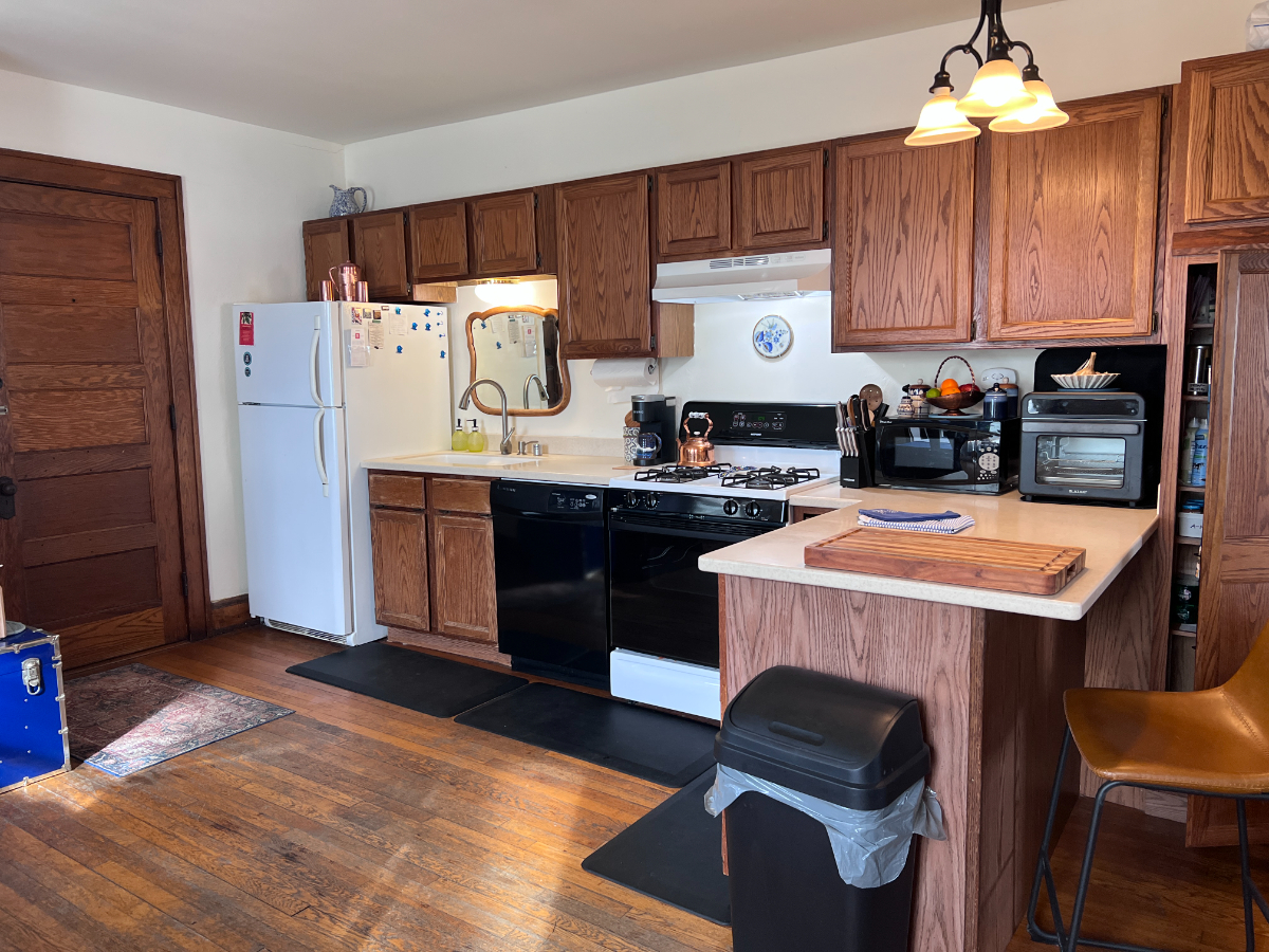 Quiet lakeside 2 bedroom apartment with great views - Photo 5