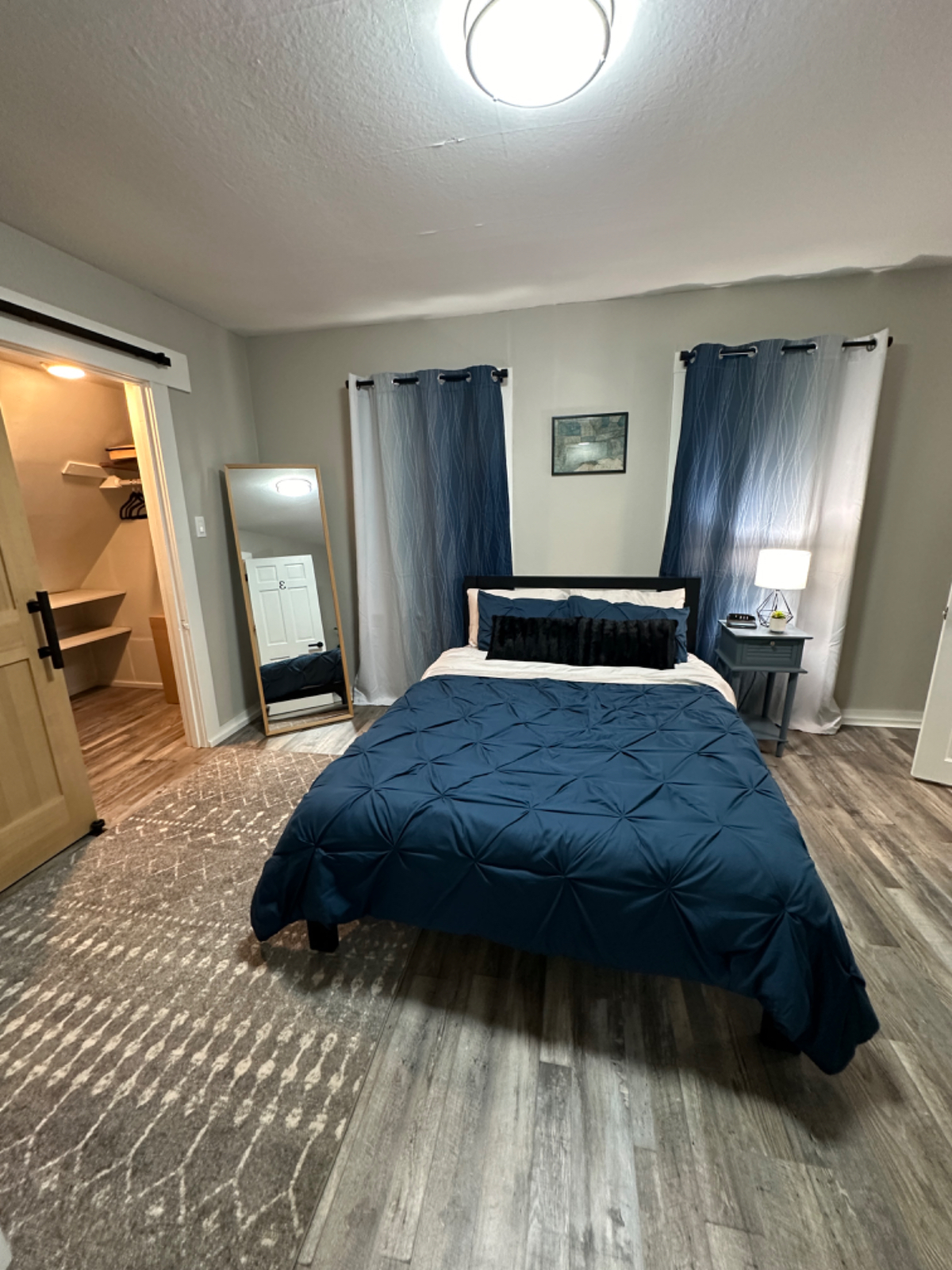 Spacious home just minutes from downtown Puyallup and the local hospital,perfect for roommates looking to enjoy a vibrant, convenient... - Photo 2