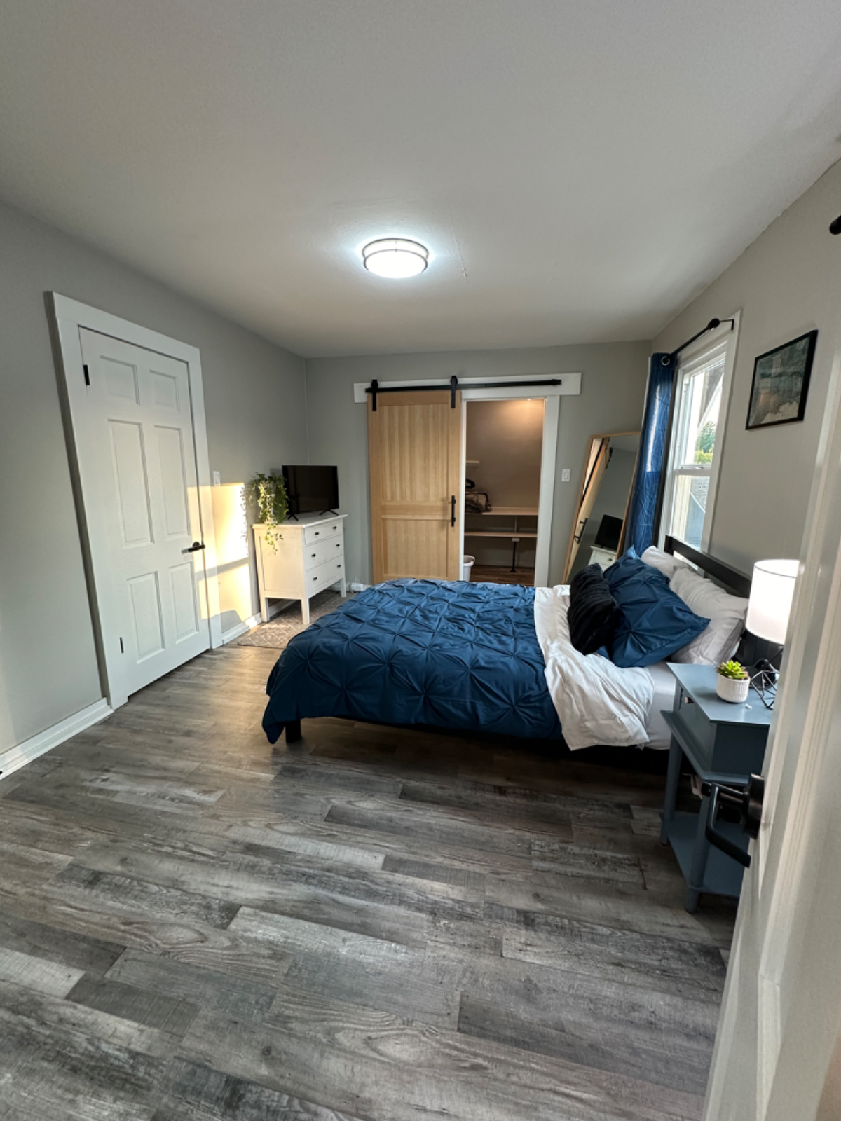 Spacious home just minutes from downtown Puyallup and the local hospital,perfect for roommates looking to enjoy a vibrant, convenient... - Photo 3
