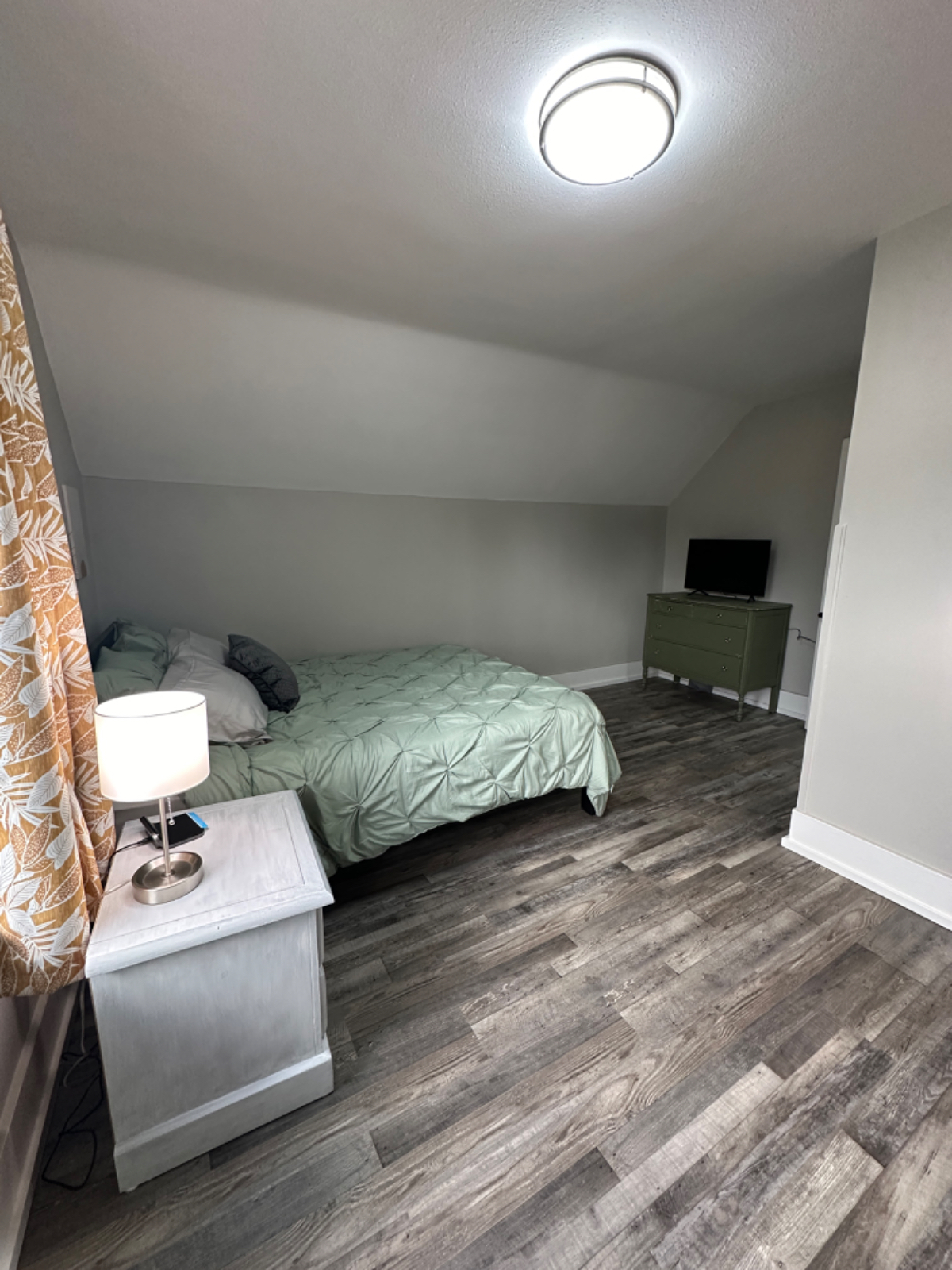 Spacious home just minutes from downtown Puyallup and the local hospital,perfect for roommates looking to enjoy a vibrant, convenient... - Photo 6