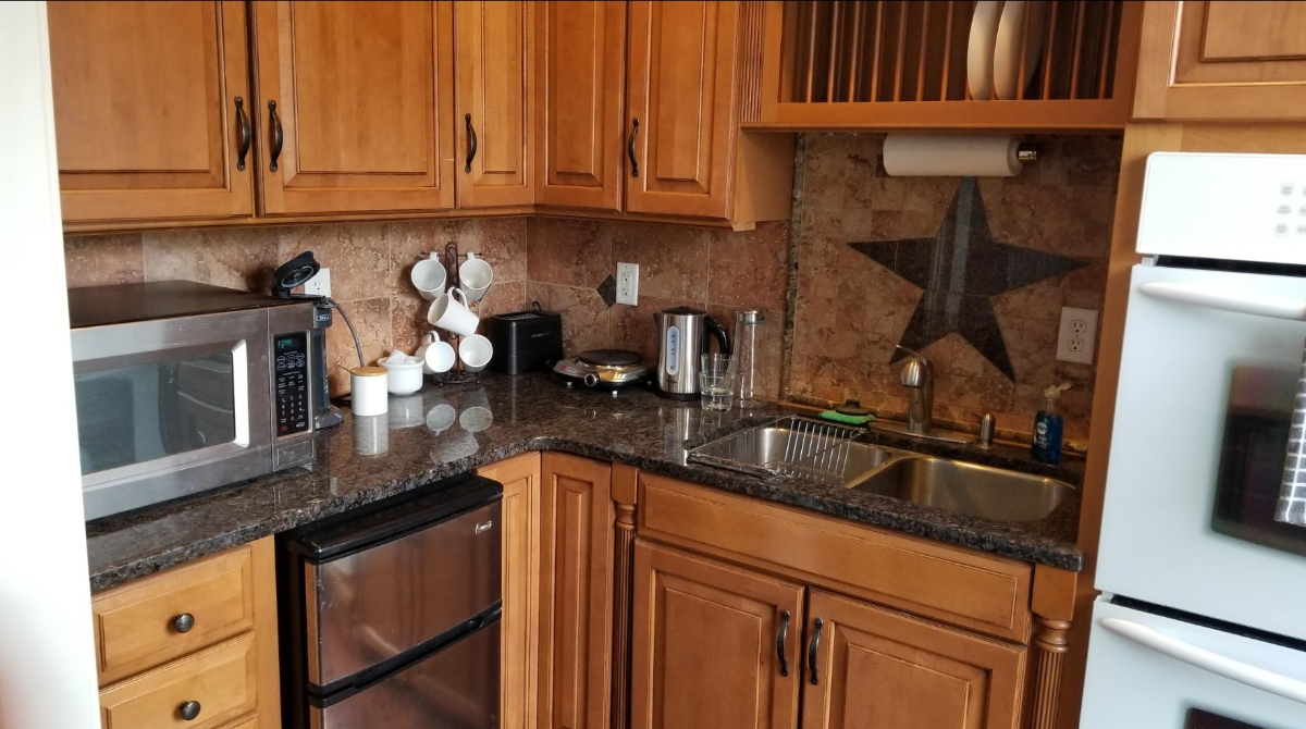 Idyllic Island Retreat - Luxe Studio Oasis with Deluxe Amenities - Your Pet-Friendly Sanctuary - Photo 8