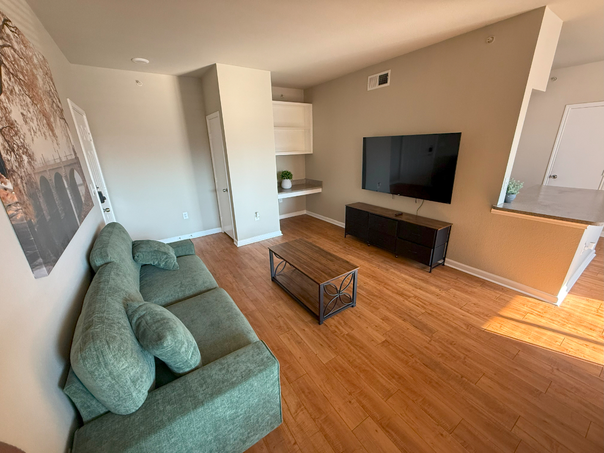Luxury Modern 1Bd - Cozy, Central & Affordable - Photo 3