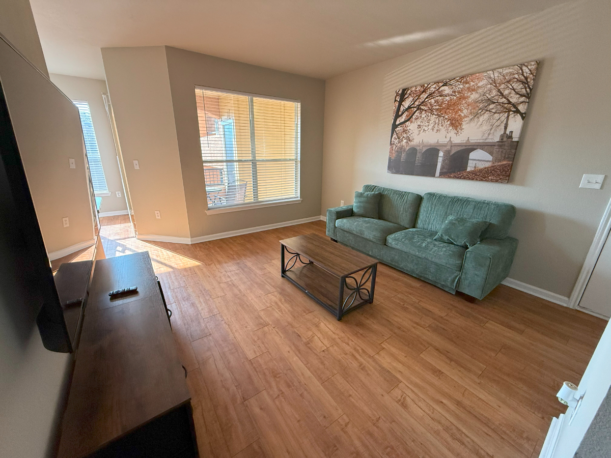 Luxury Modern 1Bd - Cozy, Central & Affordable - Photo 2