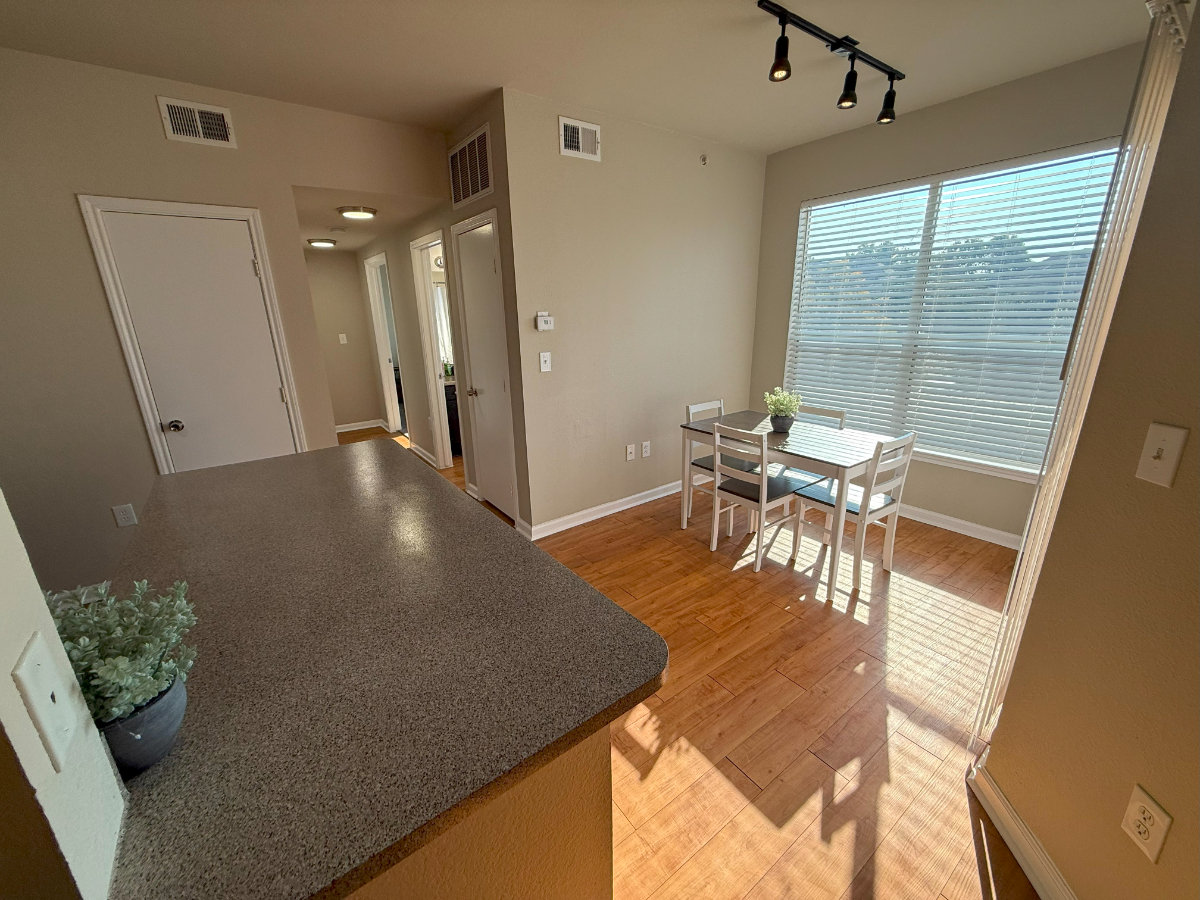 Luxury Modern 1Bd - Cozy, Central & Affordable - Photo 5
