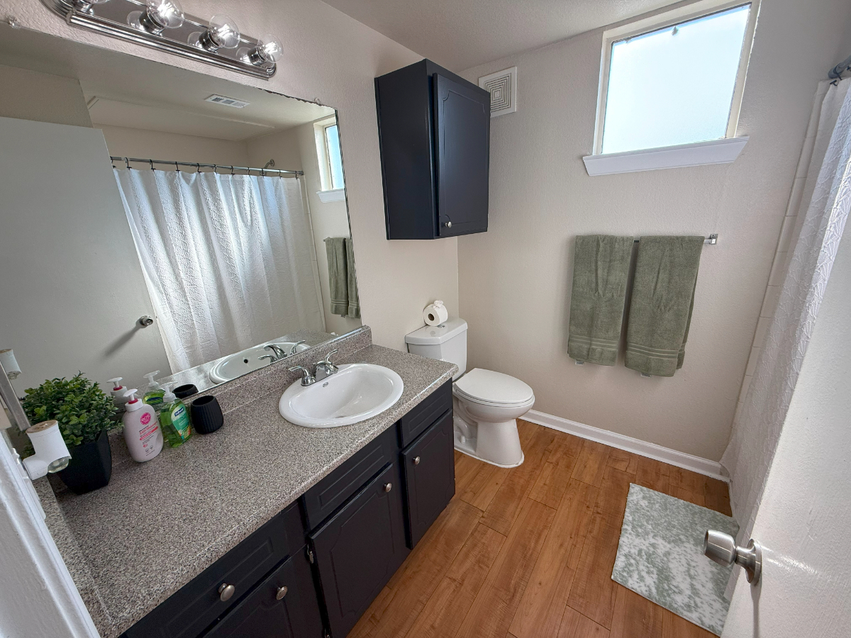 Luxury Modern 1Bd - Cozy, Central & Affordable - Photo 10
