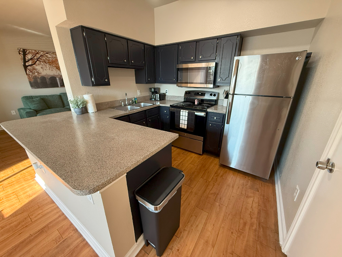 Luxury Modern 1Bd - Cozy, Central & Affordable - Photo 8