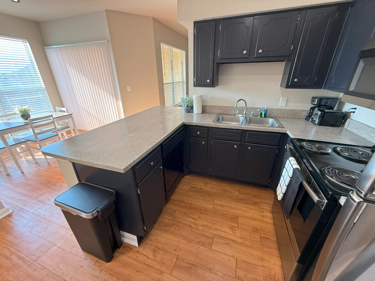 Luxury Modern 1Bd - Cozy, Central & Affordable - Photo 9