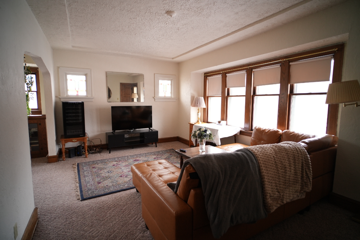Your Dream Home Awaits--Cozy 2-Bed Gem with Modern Amenities and Neighborhood Vibes - Photo 2