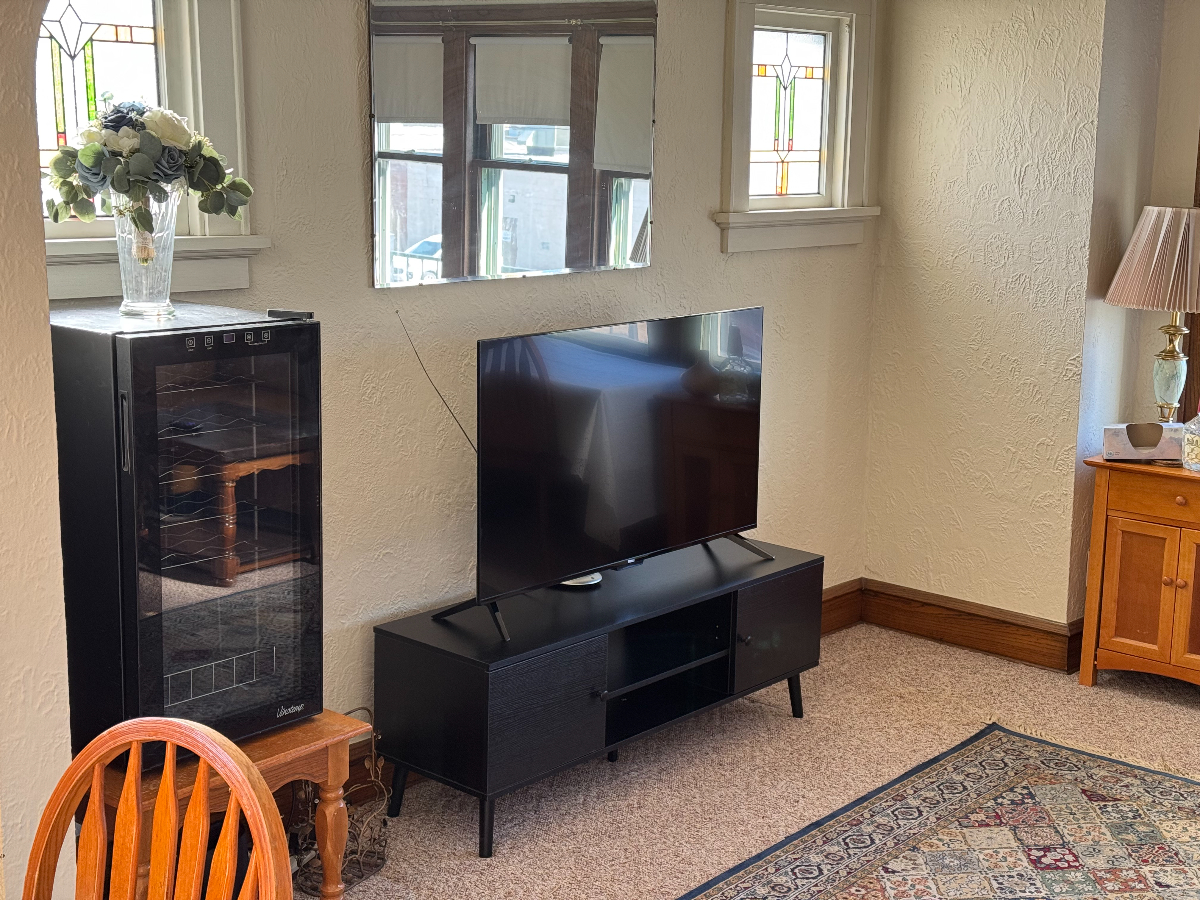 Your Dream Home Awaits--Cozy 2-Bed Gem with Modern Amenities and Neighborhood Vibes - Photo 7
