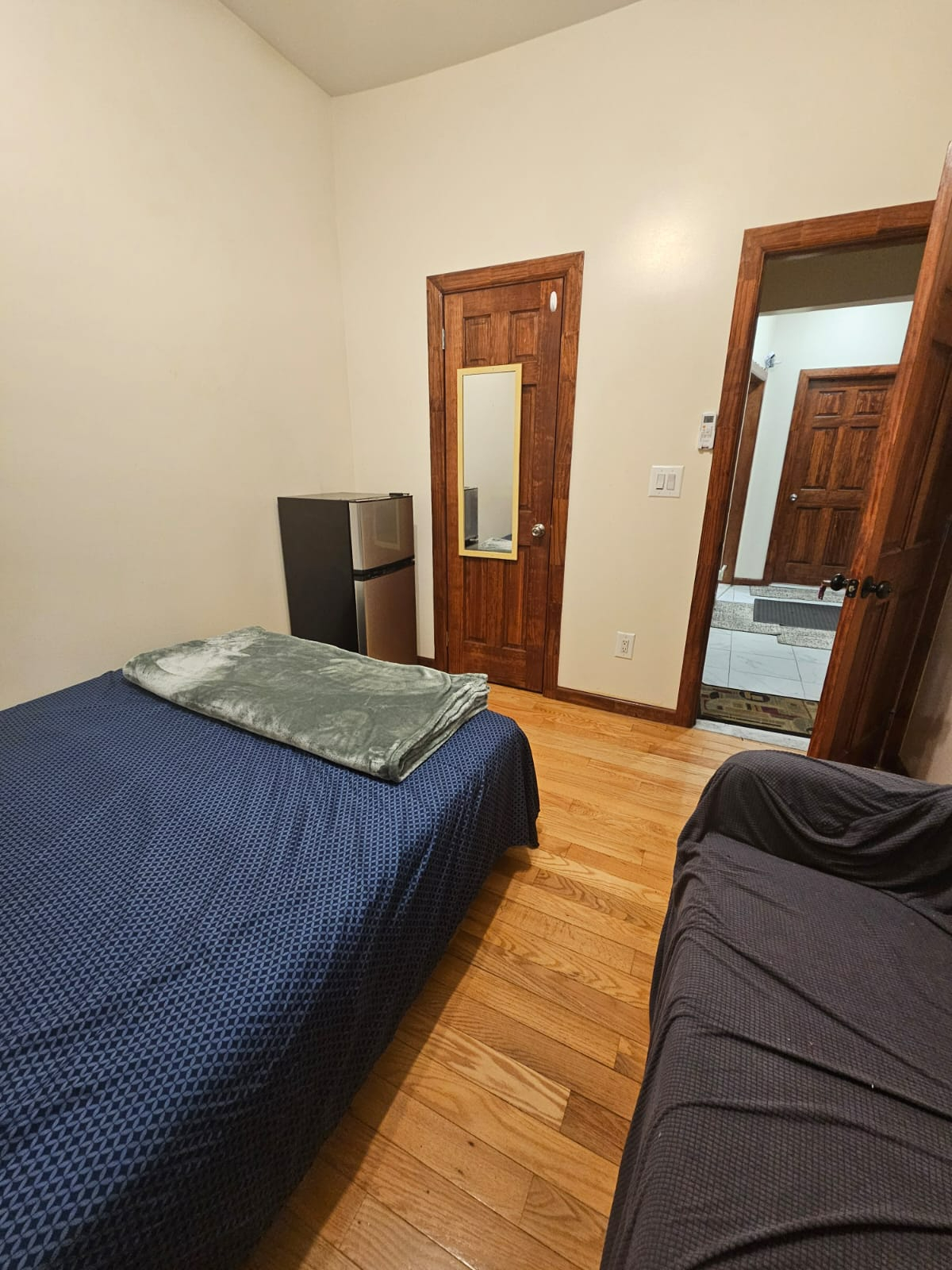 1st Floor Room - 8 - Photo 8